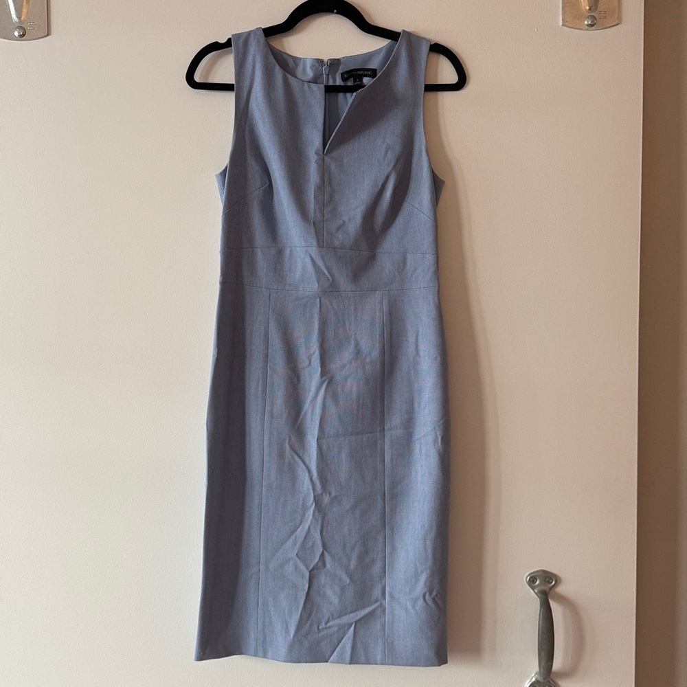 Banana Republic Elegant Sleeveless Blue Dress